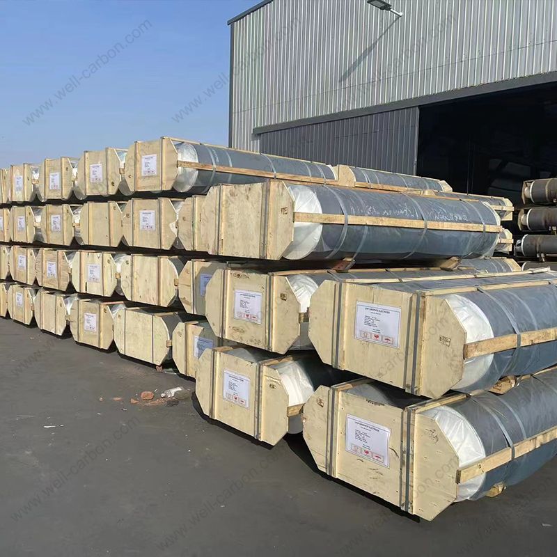 用于电弧炉（EAF）的 UHP 600x2400mm 石墨电极